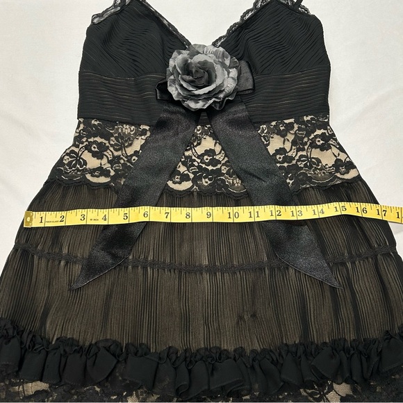 Womens Formal Midi Dress Sz 6 Sleeveless Silk Lace Ruffle Tiered Y2k Whimsigoth - Picture 12 of 13